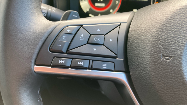 Nissan Juke 1.0 DiG-T N-Connecta 5dr DCT Petrol Hatchback